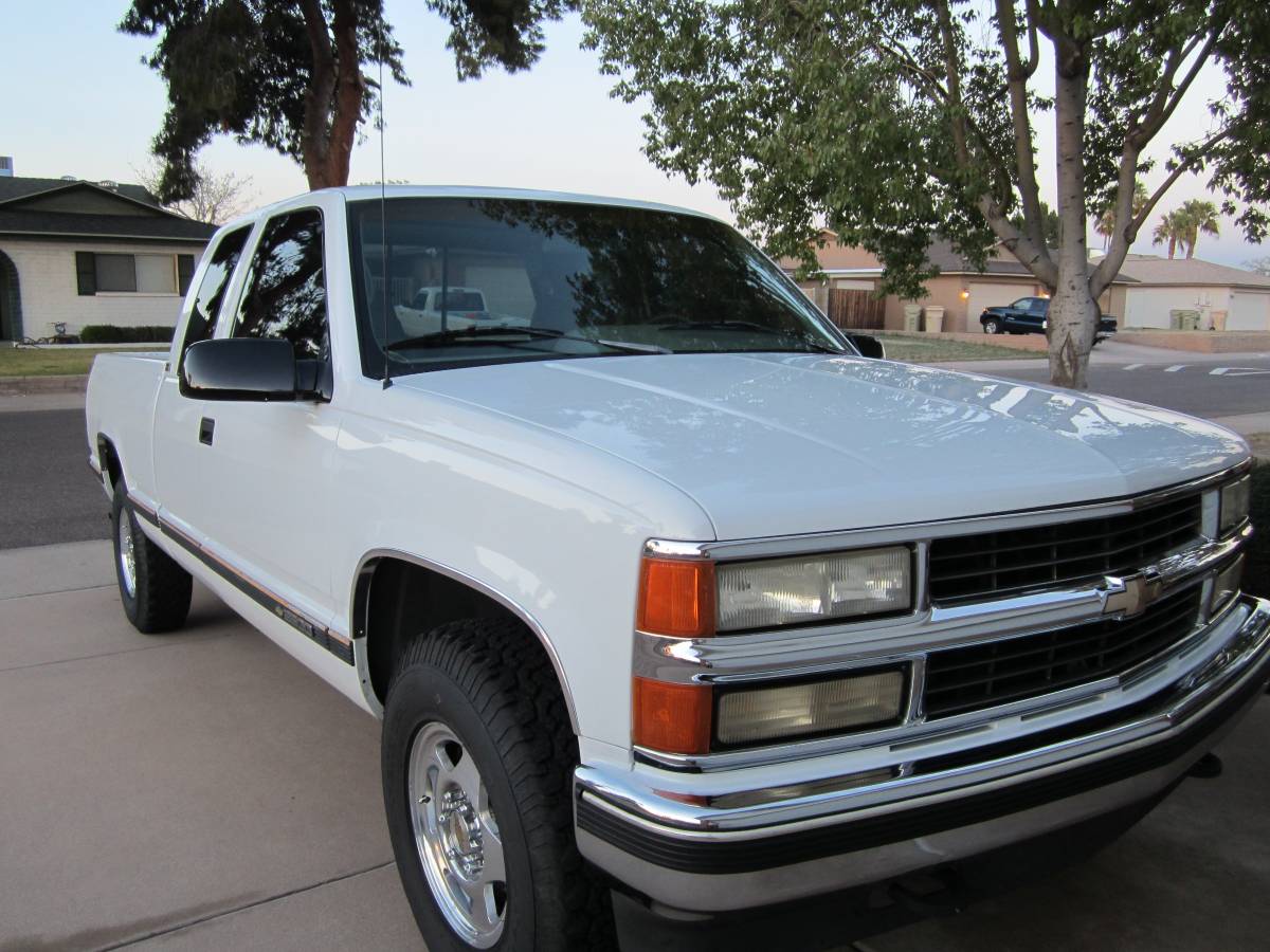Chevrolet-silverado-2500-4x4-1995-white-2