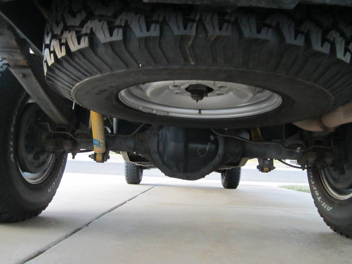 Chevrolet-silverado-2500-4x4-1995-white-20