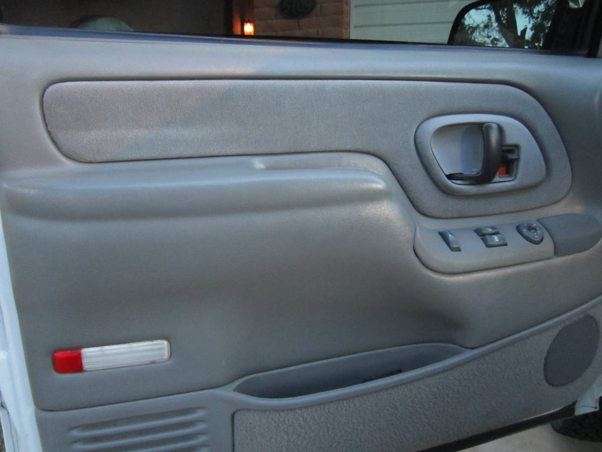 Chevrolet-silverado-2500-4x4-1995-white-6