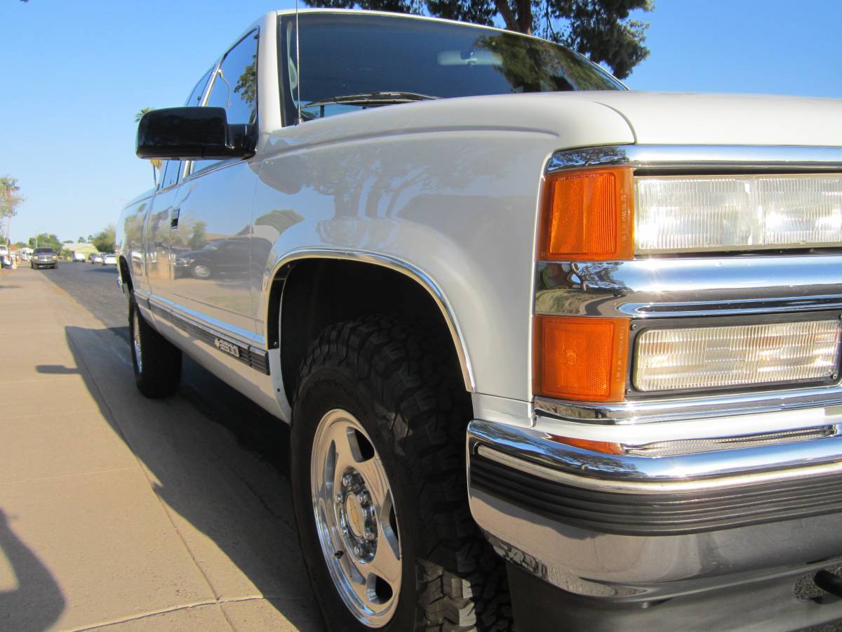 Chevrolet-silverado-2500-4x4-1995-white-7