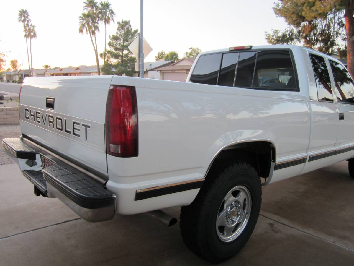 Chevrolet-silverado-2500-4x4-1995-white-8