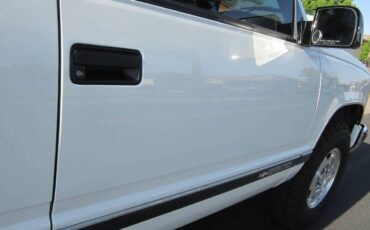 Chevrolet-silverado-2500-4x4-1995-white-9