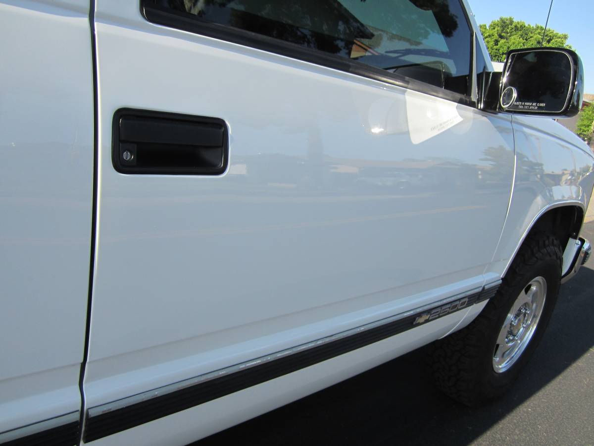 Chevrolet-silverado-2500-4x4-1995-white-9