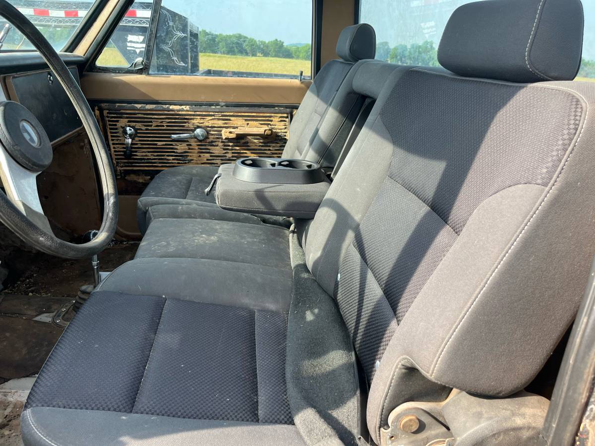 Chevrolet-silverado-2500hd-1967-3