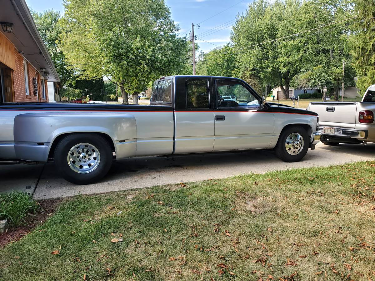 Chevrolet-silverado-3500-1988-black-13