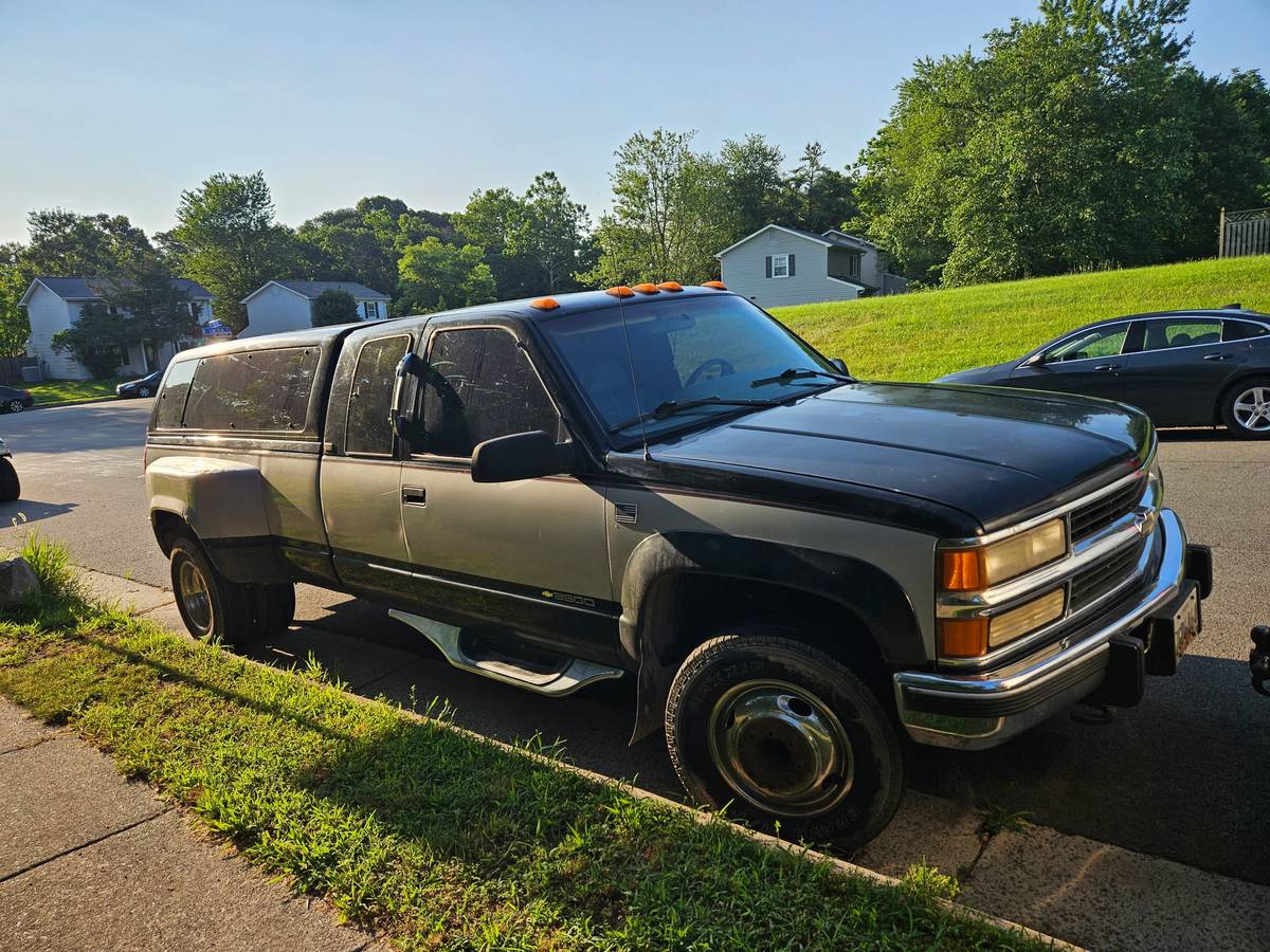 Chevrolet-silverado-3500-diesel-1995
