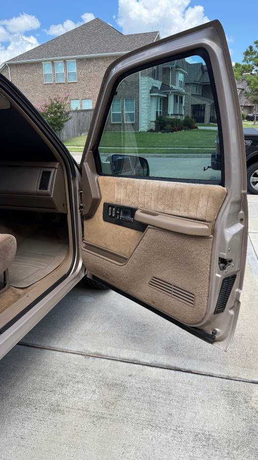 Chevrolet-silverado-c1500-1992-brown-11