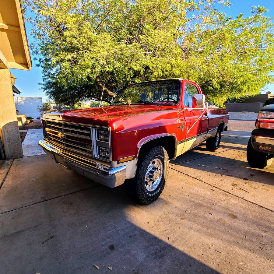 Chevrolet-silverado-c20-1985-red-2