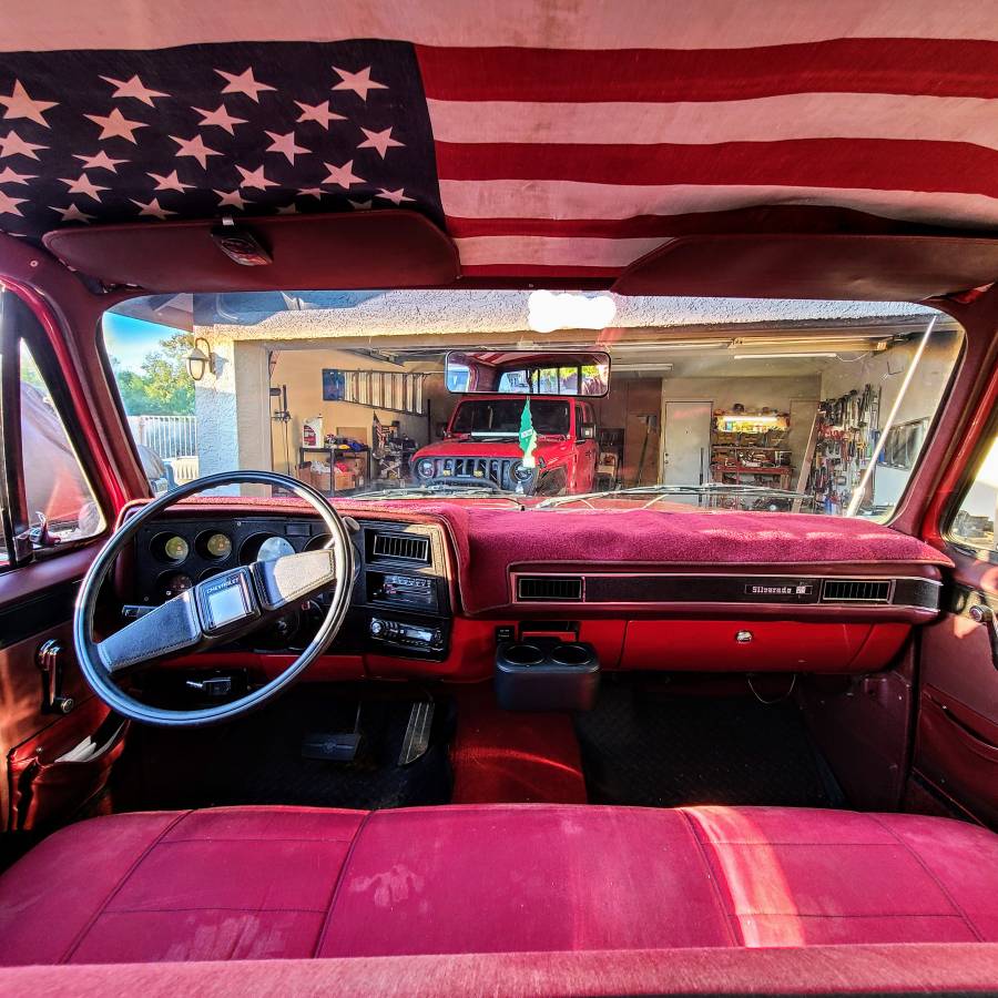 Chevrolet-silverado-c20-1985-red-6