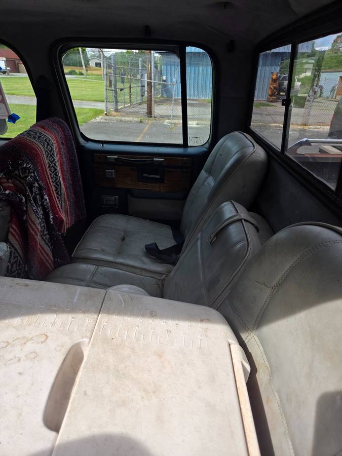 Chevrolet-silverado-c3500-1978-grey-1