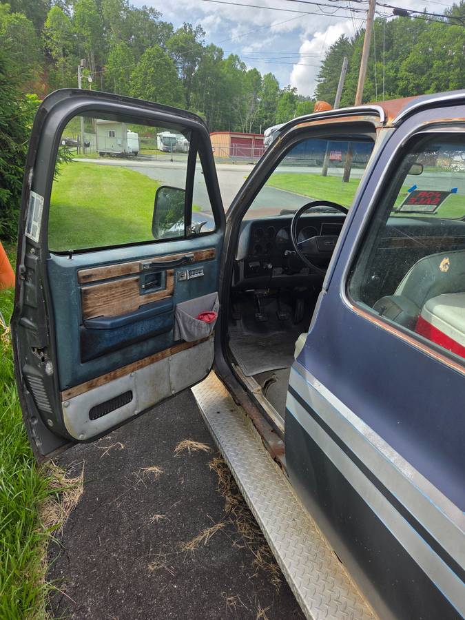 Chevrolet-silverado-c3500-1978-grey-2