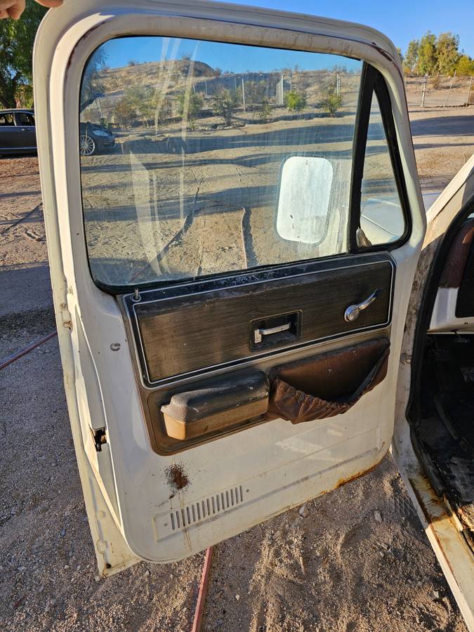 Chevrolet-silverado-custome-deluxe-c10-1976-11