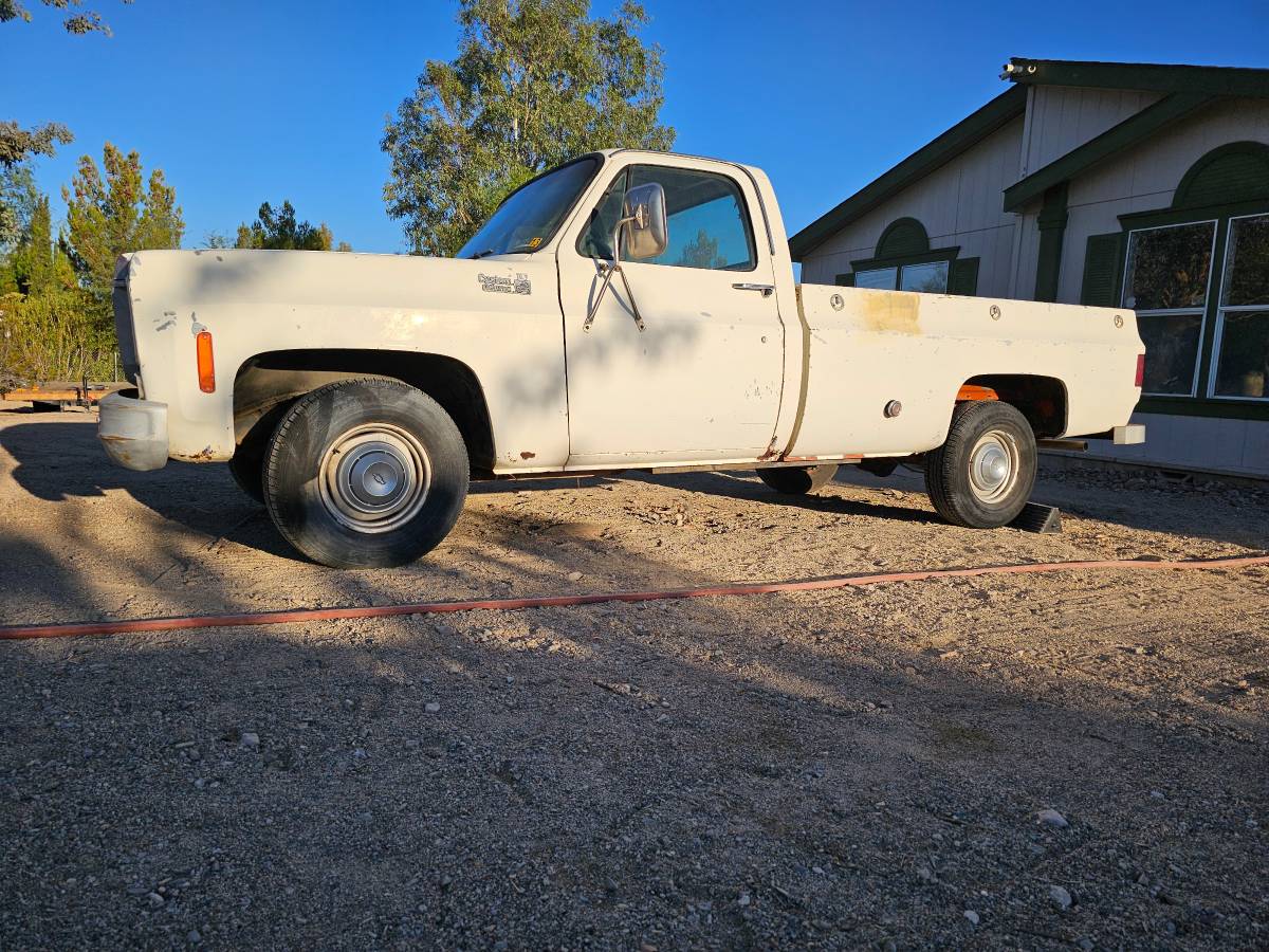 Chevrolet-silverado-custome-deluxe-c10-1976-17