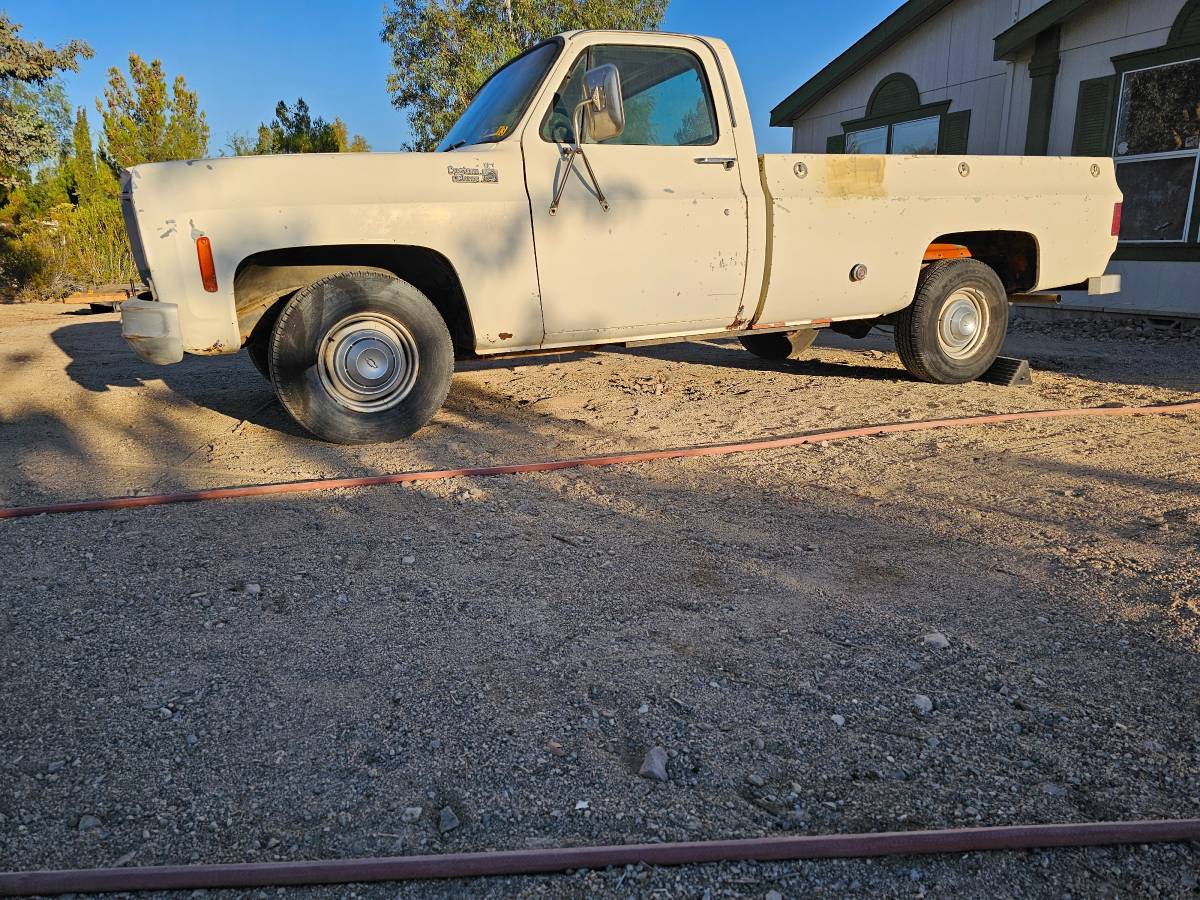 Chevrolet-silverado-custome-deluxe-c10-1976-18