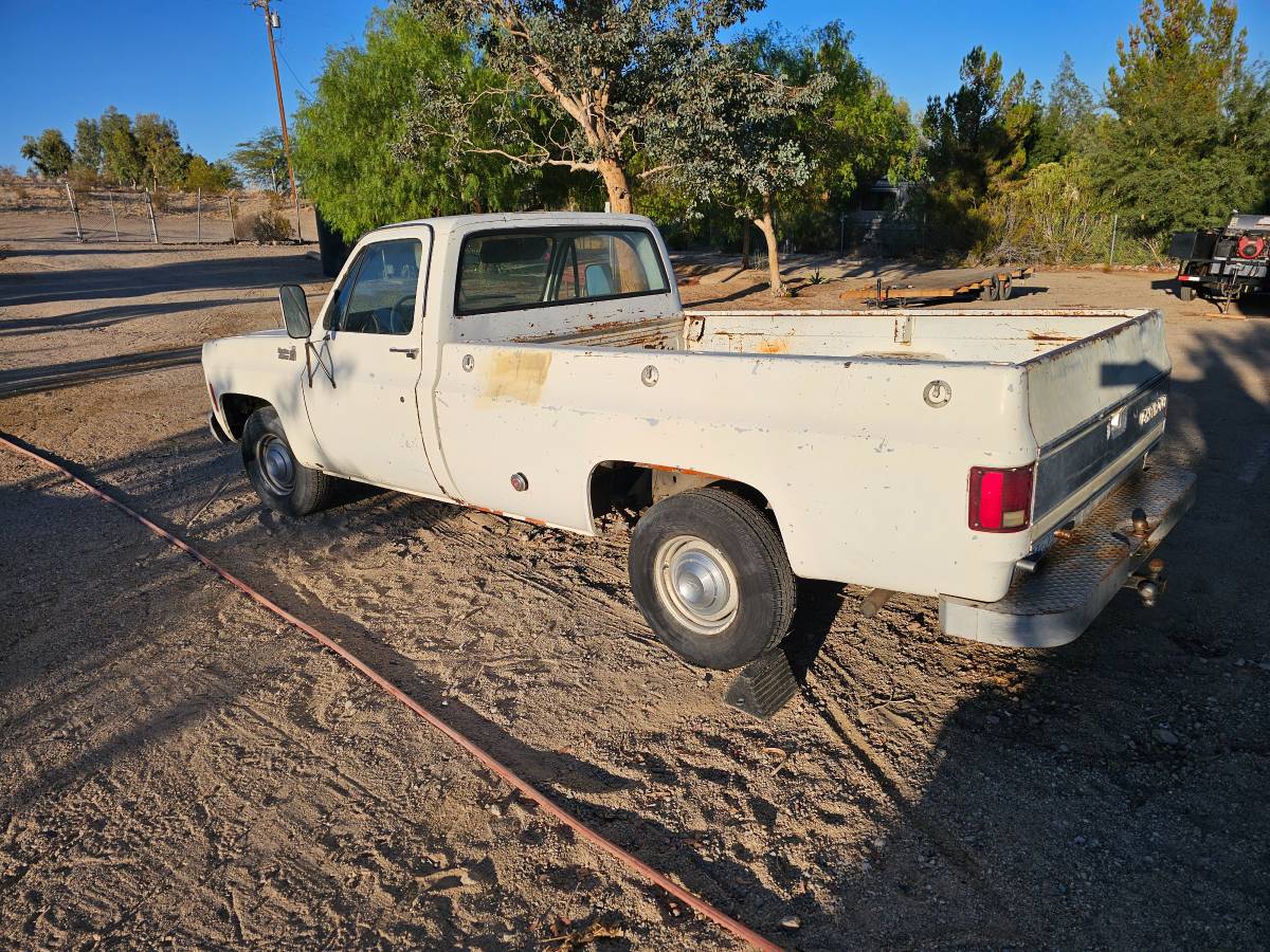 Chevrolet-silverado-custome-deluxe-c10-1976-7