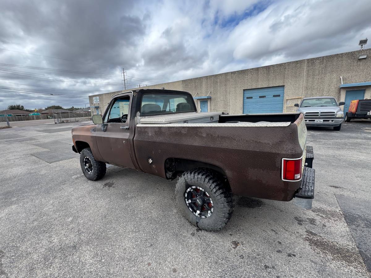 Chevrolet-silverado-k10-1978-brown-16