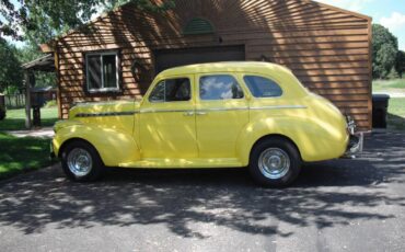 Chevrolet-special-deluxe-1940-yellow