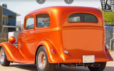 Chevrolet-standard-phaeton-1935-orange-1