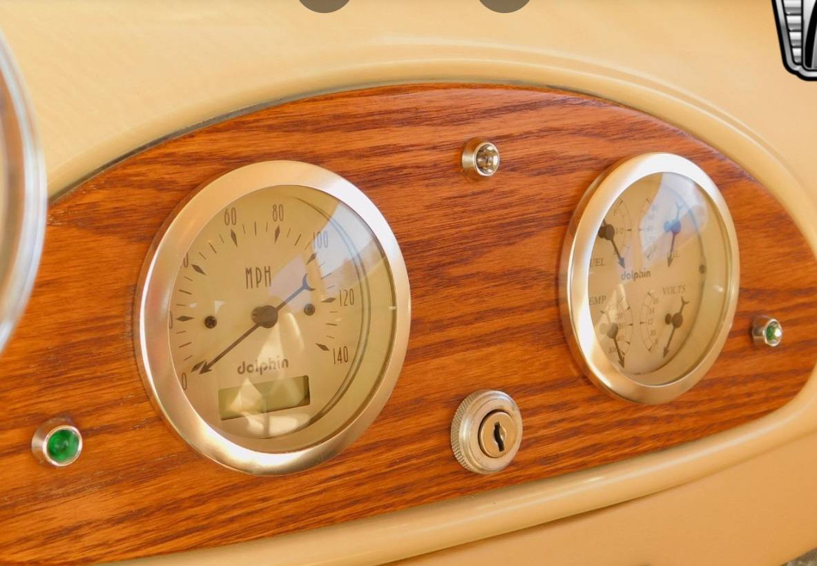 Chevrolet-standard-phaeton-1935-orange-16