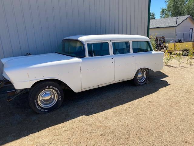 Chevrolet-station-wagon-1956-white-5