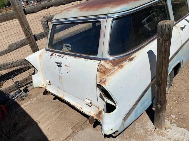 Chevrolet-station-wagon-1956-white-8