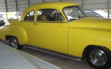 Chevrolet-styeline-delux-1949-yellow