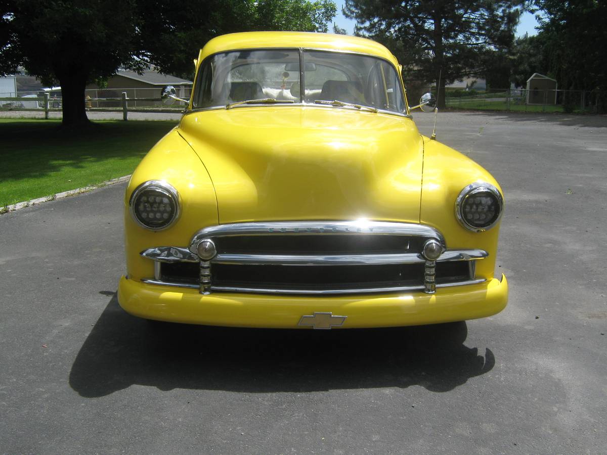 Chevrolet-styeline-delux-1949-yellow-4