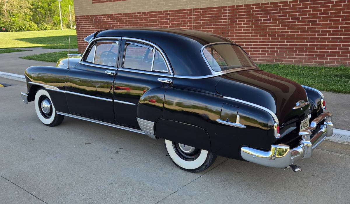 Chevrolet-styleline-deluxe-1951-black-2