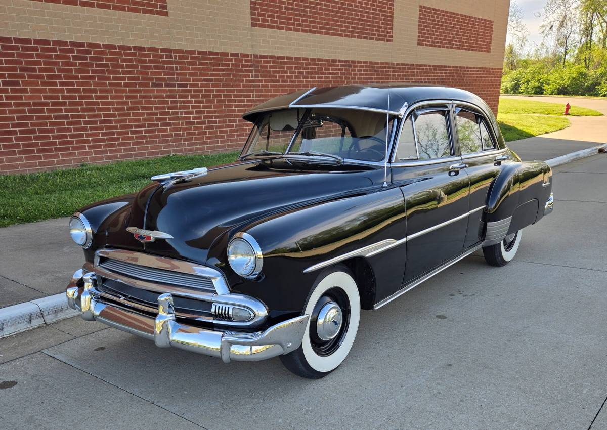 Chevrolet-styleline-deluxe-1951-black-3