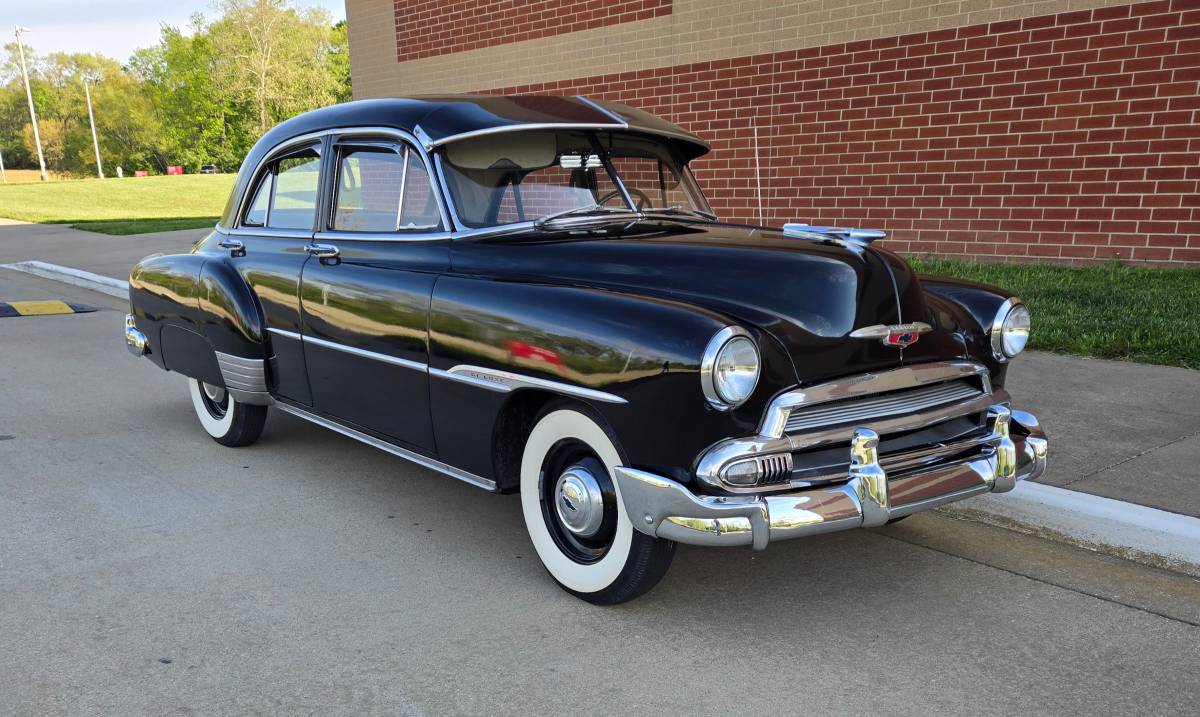 Chevrolet-styleline-deluxe-1951-black-5