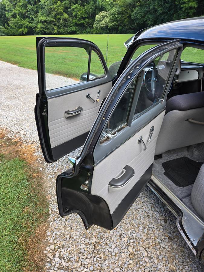 Chevrolet-styleline-deluxe-1951-black-8