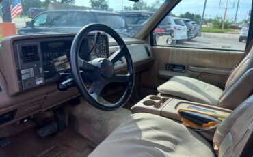 Chevrolet-sububrban-1994-5