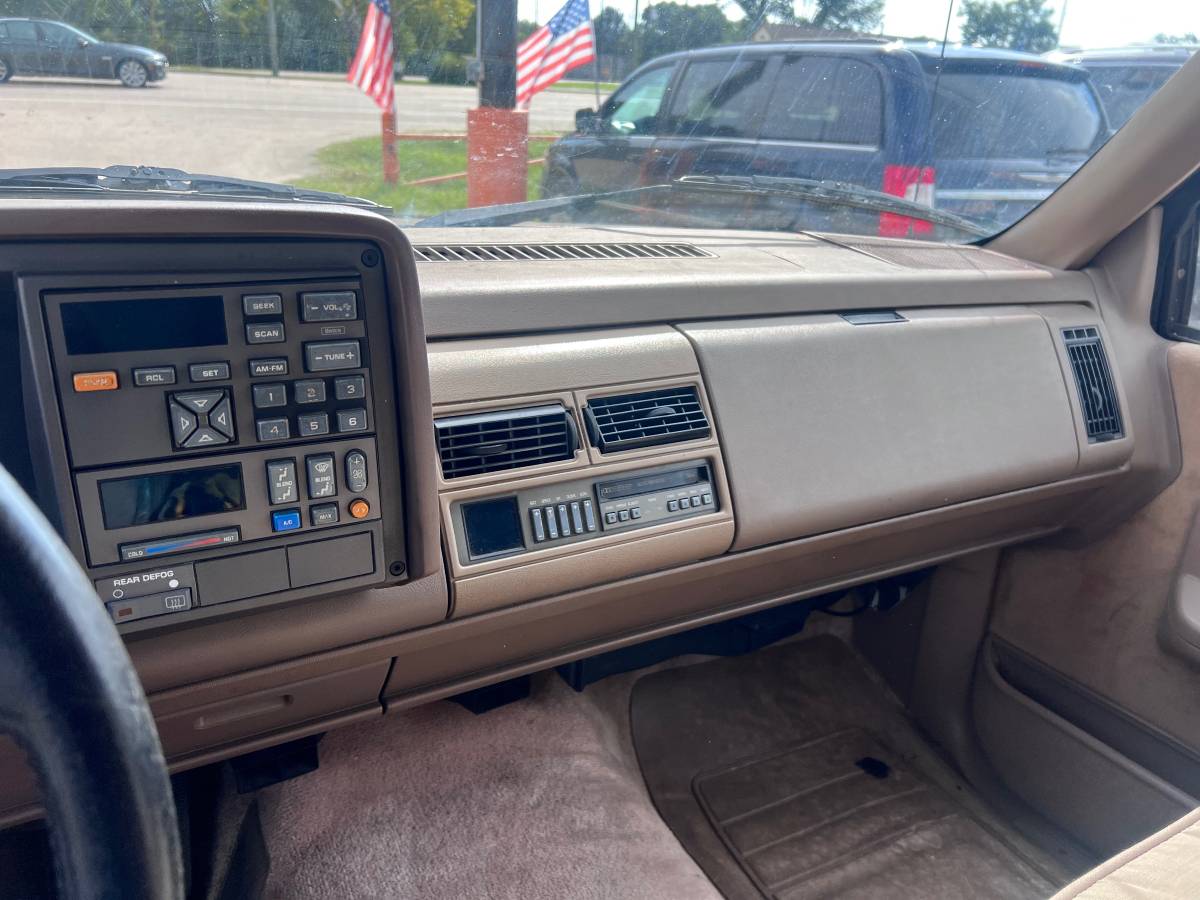 Chevrolet-sububrban-1994-8