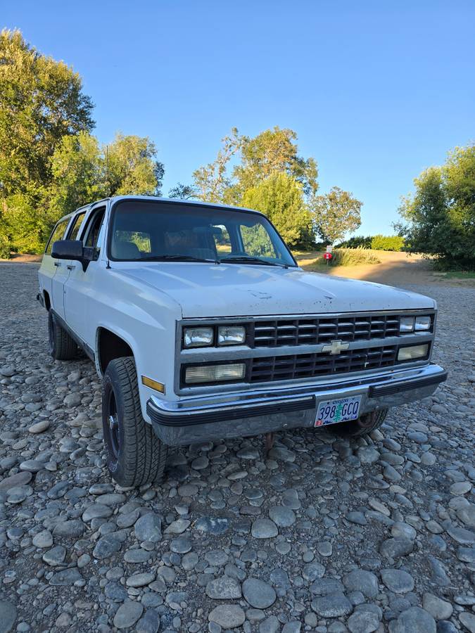 Chevrolet-suburban-12-ton-nominal-1990-white-2