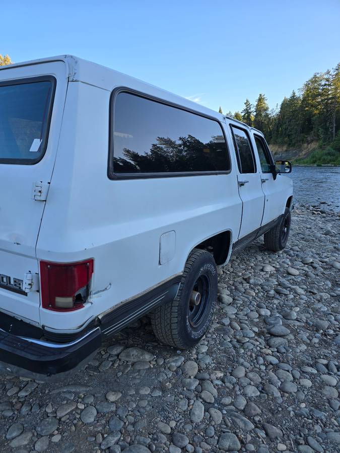 Chevrolet-suburban-12-ton-nominal-1990-white-4