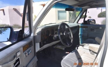 Chevrolet-suburban-12-ton-nominal-1991-white-13