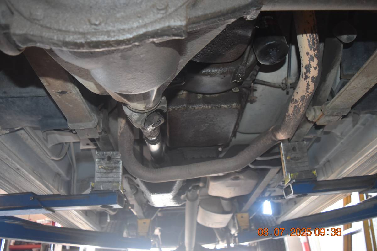 Chevrolet-suburban-12-ton-nominal-1991-white-2
