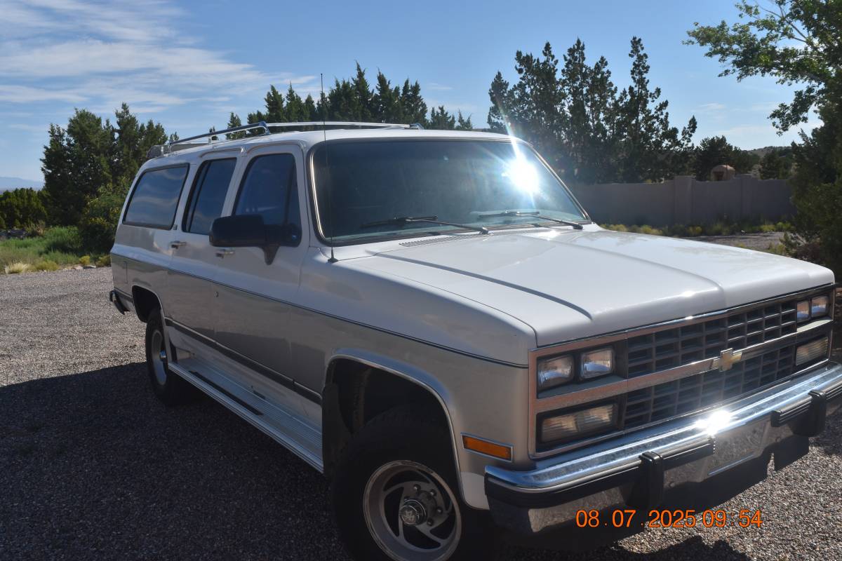 Chevrolet-suburban-12-ton-nominal-1991-white-8