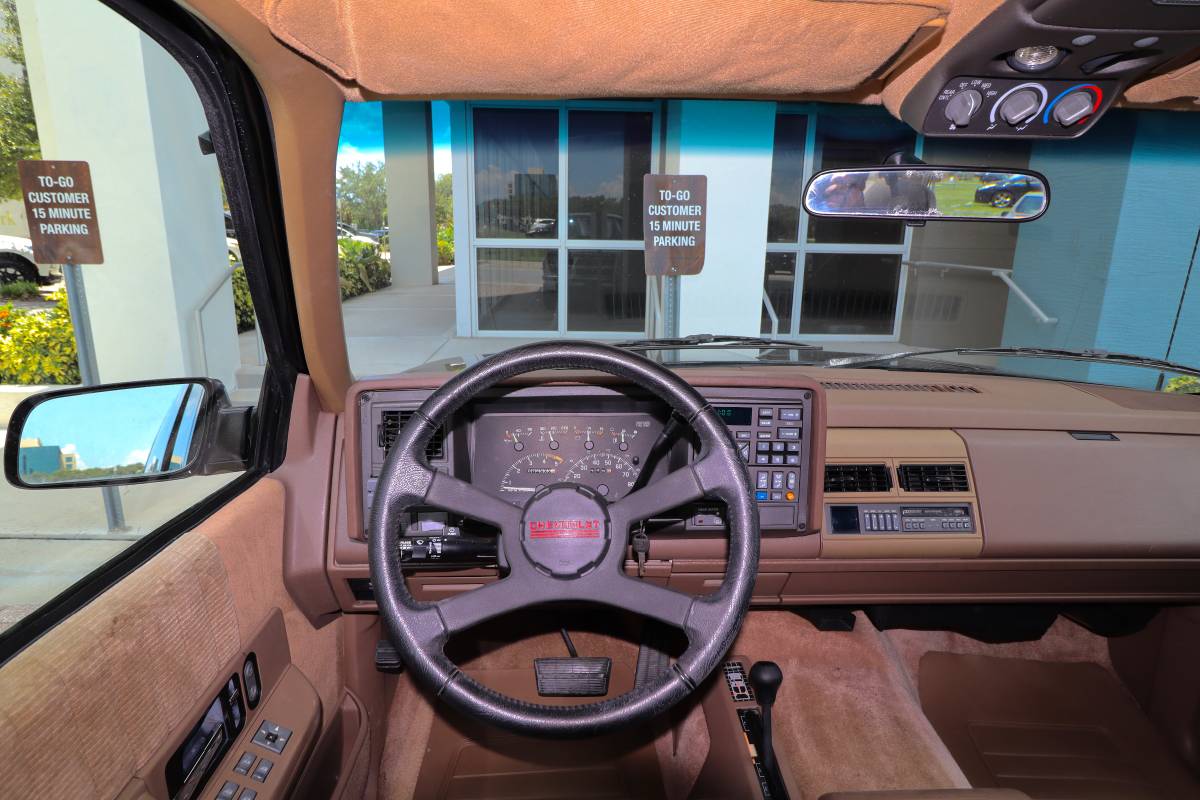 Chevrolet-suburban-12-ton-nominal-1994-black-22