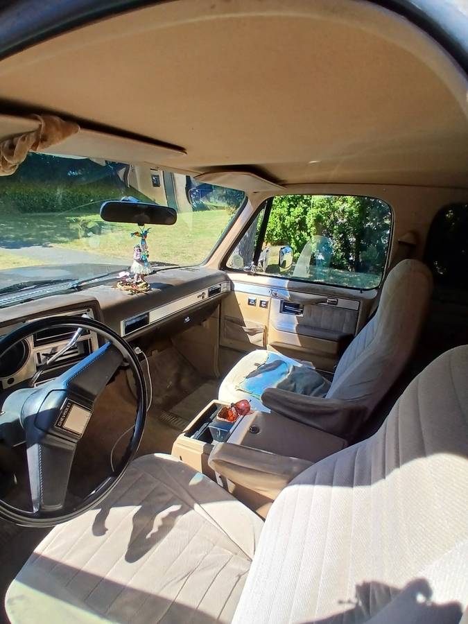Chevrolet-suburban-1500-1986-brown-1
