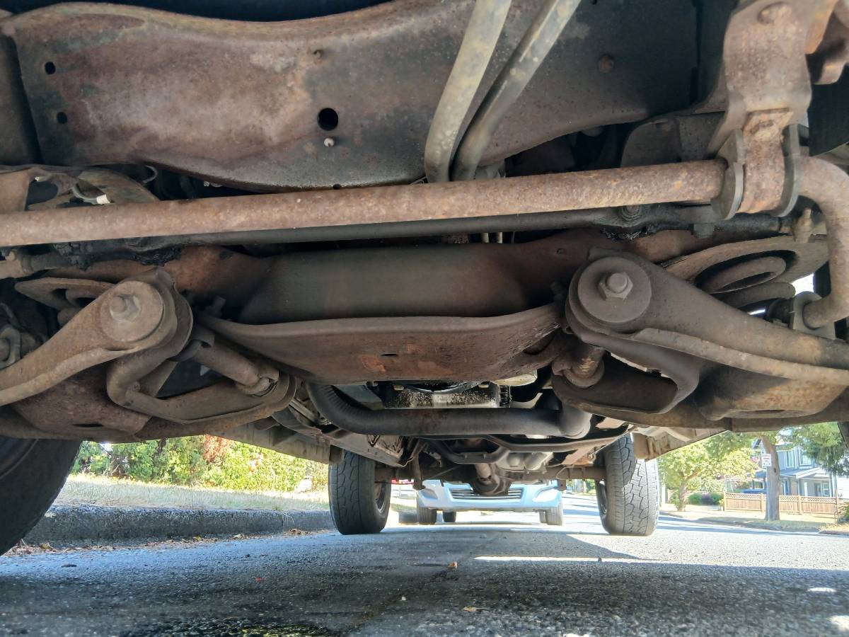 Chevrolet-suburban-1500-1986-brown-4