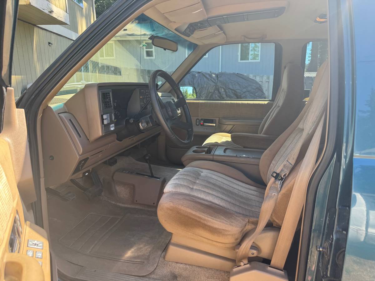 Chevrolet-suburban-1500-1994-5