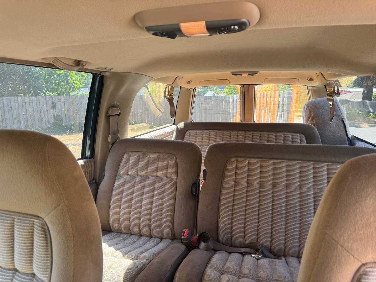 Chevrolet-suburban-1500-1994-6