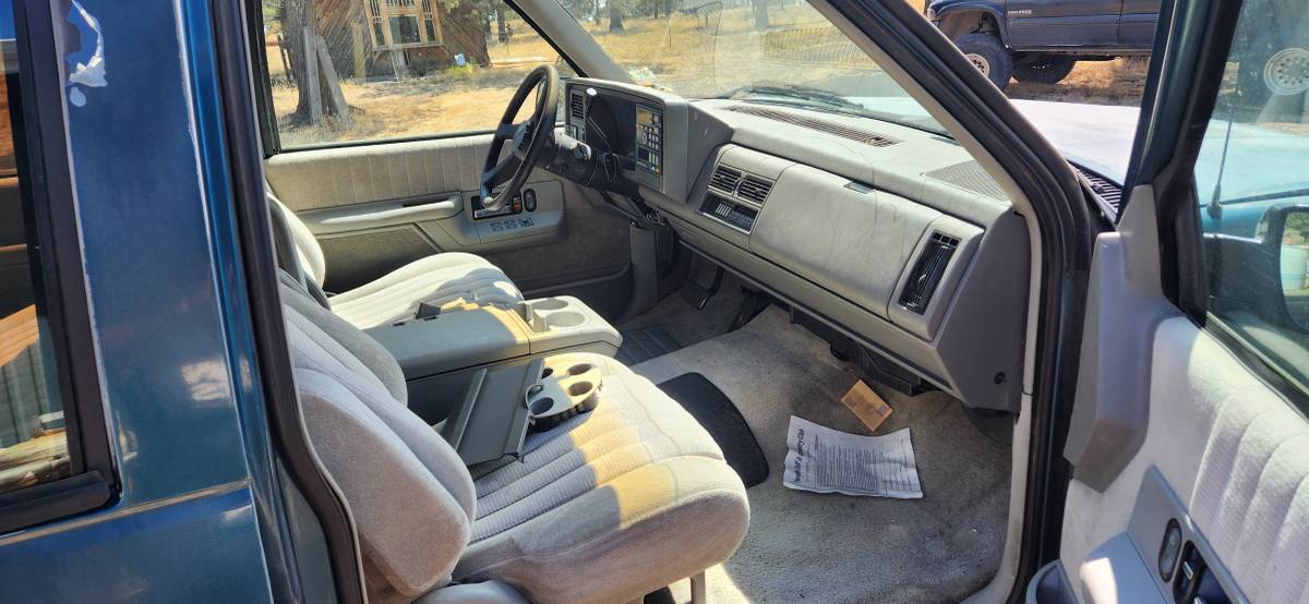 Chevrolet-suburban-1500-1994-blue-3