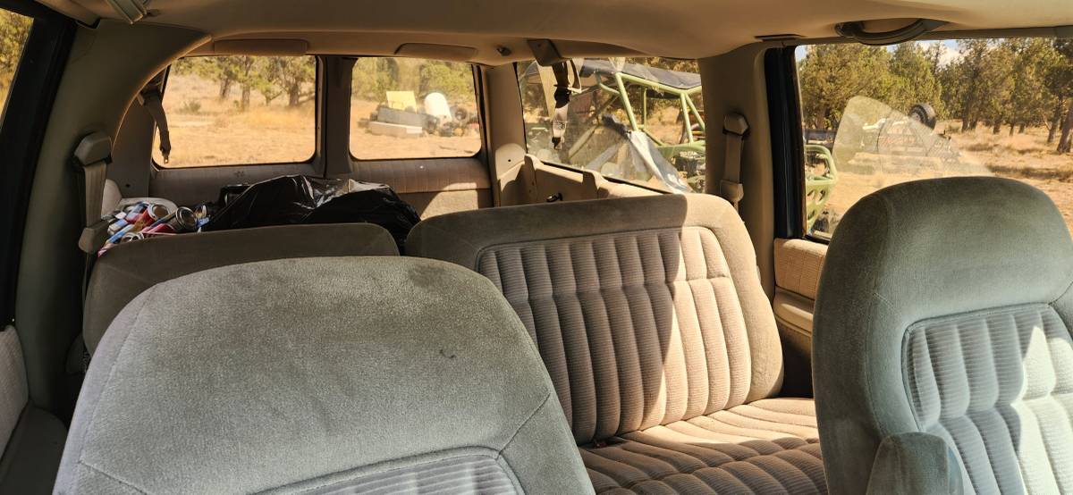 Chevrolet-suburban-1500-1994-blue-4