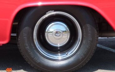 Chevrolet-suburban-1966-red-17