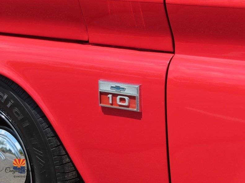 Chevrolet-suburban-1966-red-19