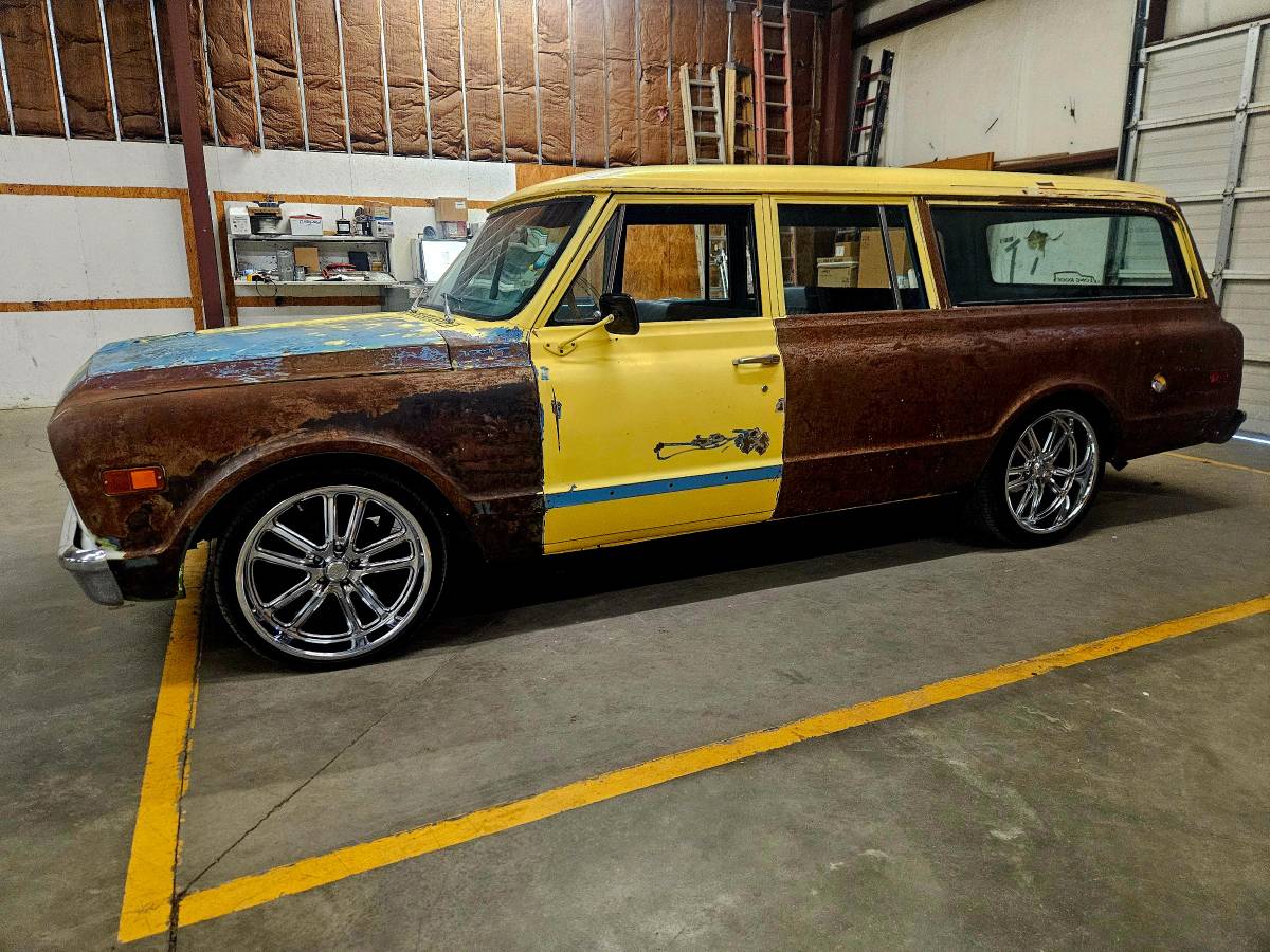 Chevrolet-suburban-1968-2