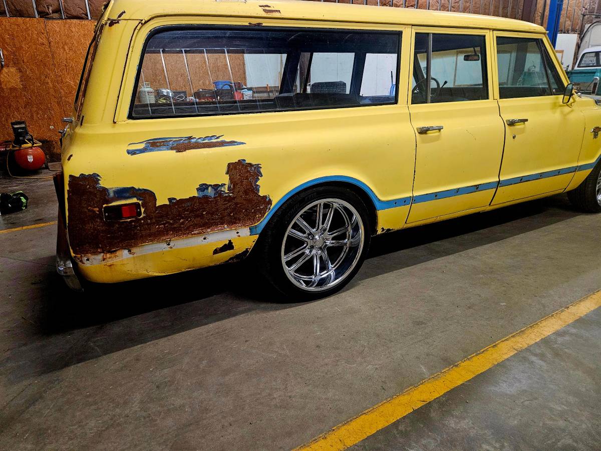 Chevrolet-suburban-1968-4