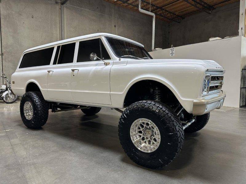 Chevrolet-suburban-1969-white